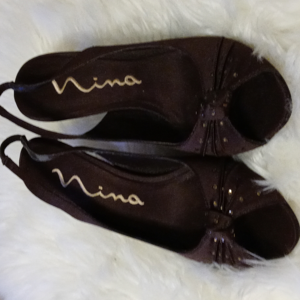 Nina Brown Sling backs open toe, knot on front,  heels. Great condition n
